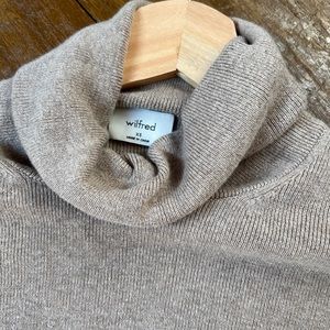 Aritzia Wilfred Cropped Sweater